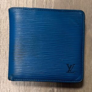 Unisex Louis Vuitton Blue Epi Leather Bifold Wallet